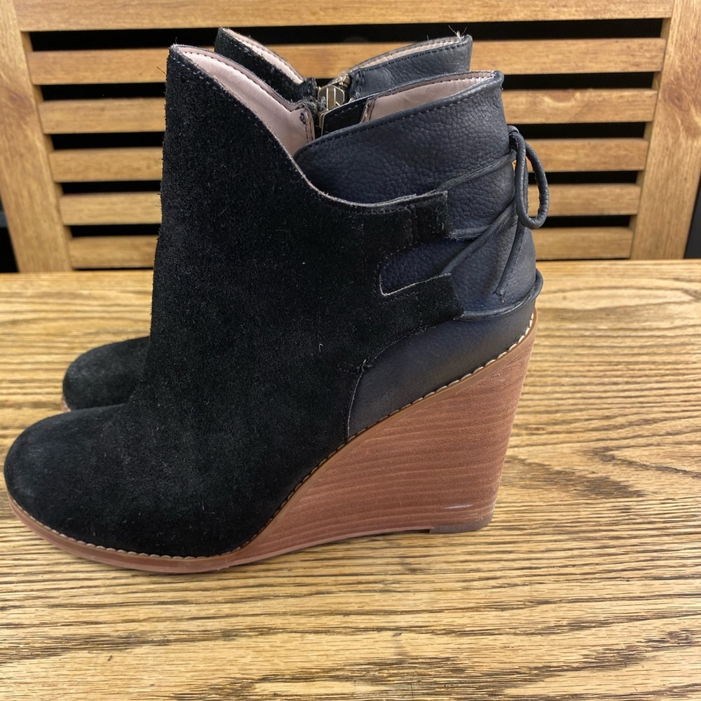 Hinge Tracer Wedge Bootie